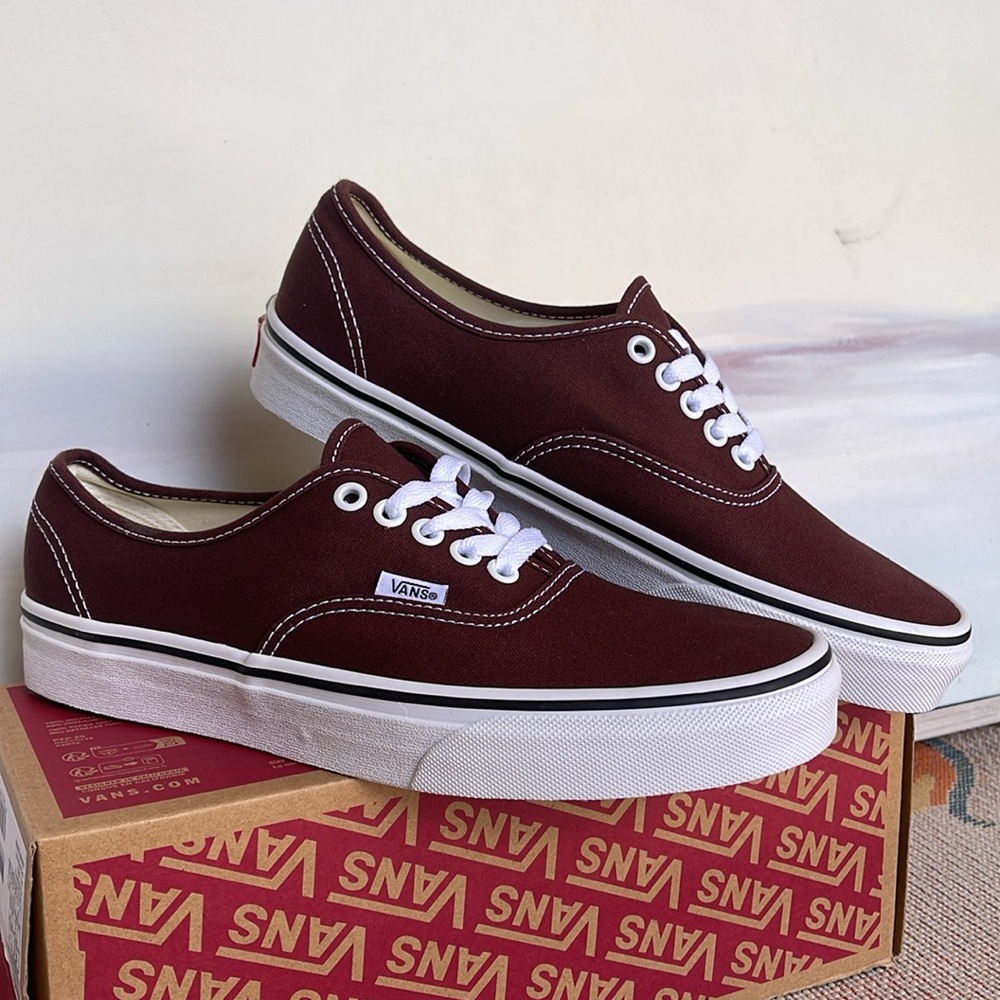Vans WMNS Authentic
Color Theory Bitter Chocolate 
VN000BW57YO
Sneakers - Picture 6 of 16